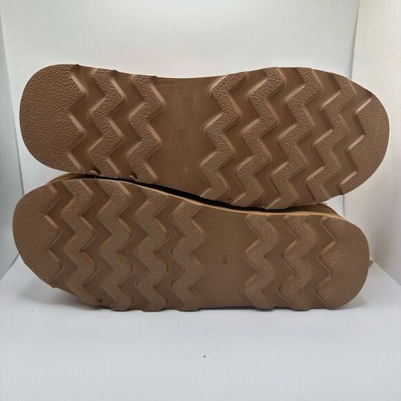 CUSHIONAIRE Women's Genuine Suede pull on platform boot +Memory Foam 9 WIDE CHES - Picture 5 of 7